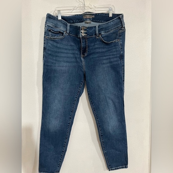torrid Denim - Torrid feel the fit jagging super soft size 18 S jeans